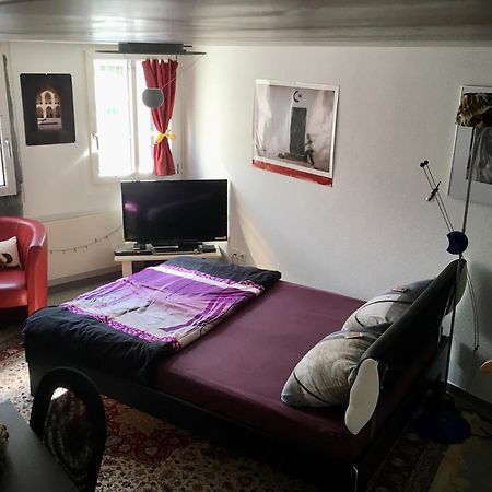 The Delicate Question Which Bed & Breakfast Schwyz Bagian luar foto