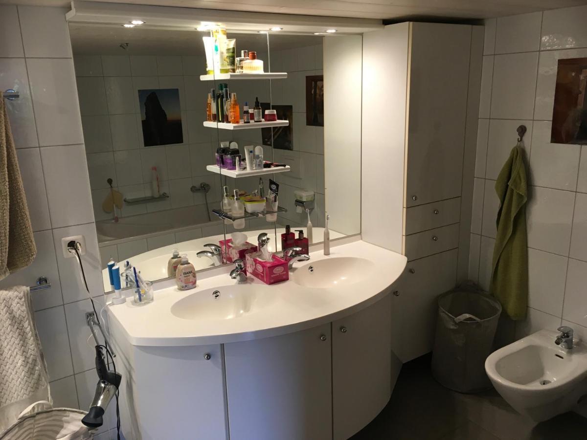 The Delicate Question Which Bed & Breakfast Schwyz Bagian luar foto