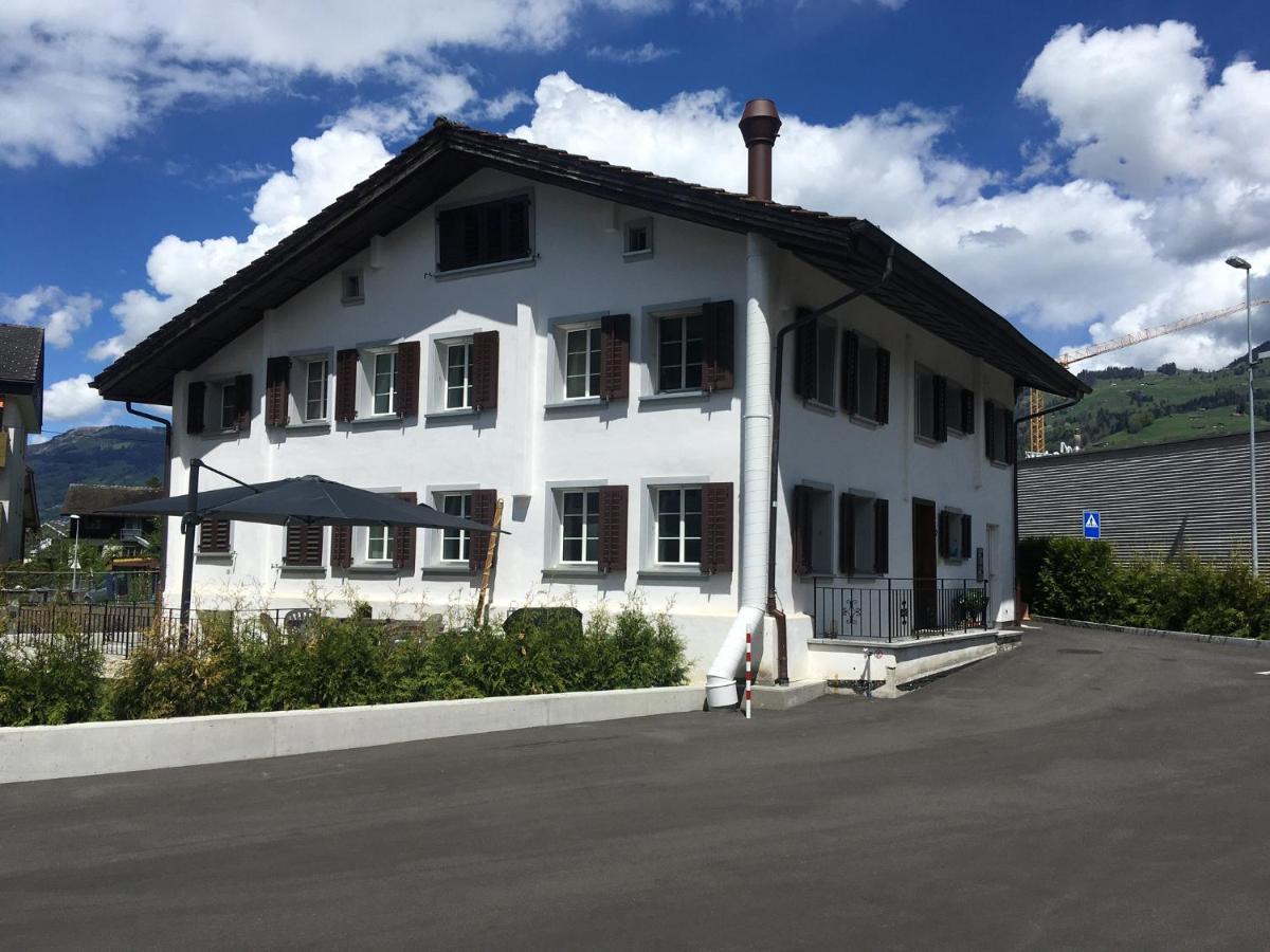 The Delicate Question Which Bed & Breakfast Schwyz Bagian luar foto