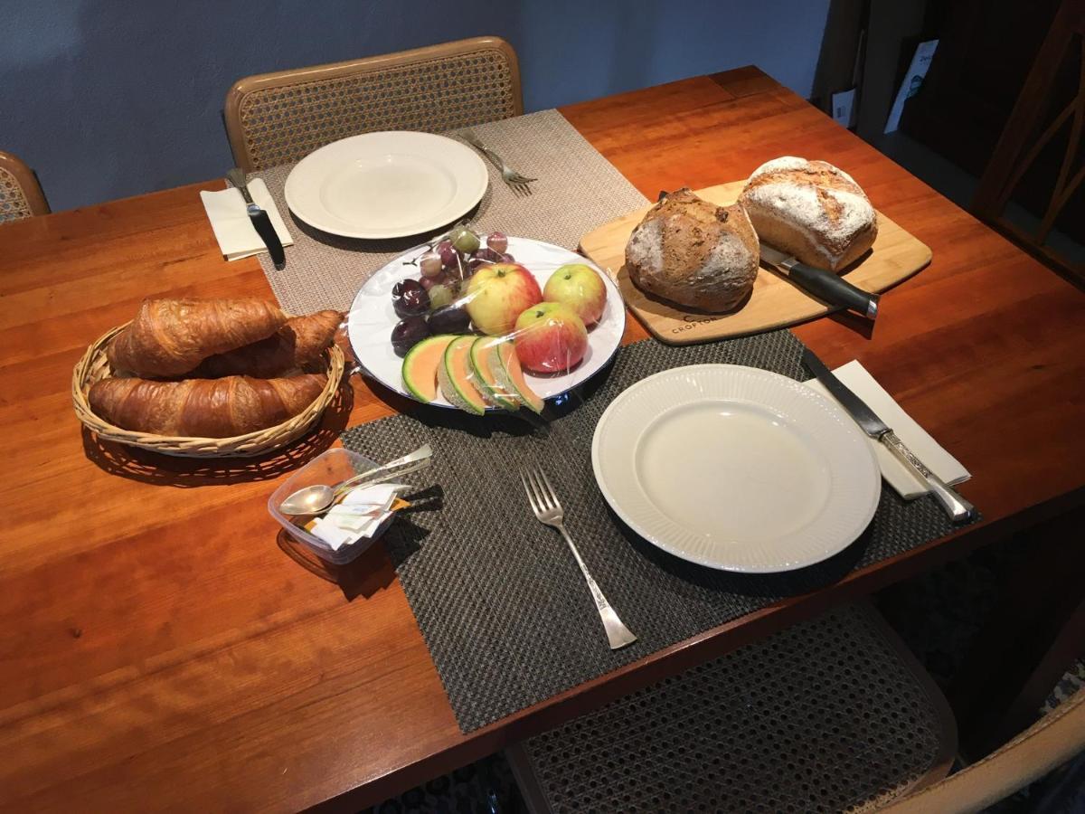 The Delicate Question Which Bed & Breakfast Schwyz Bagian luar foto