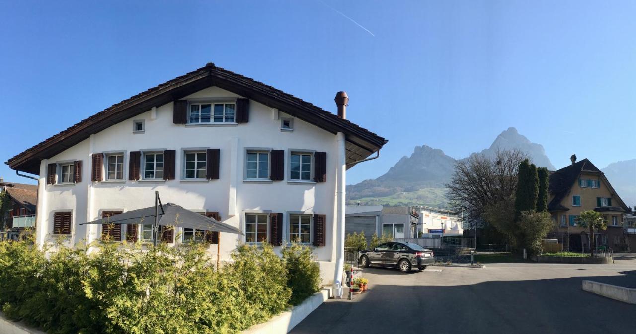 The Delicate Question Which Bed & Breakfast Schwyz Bagian luar foto