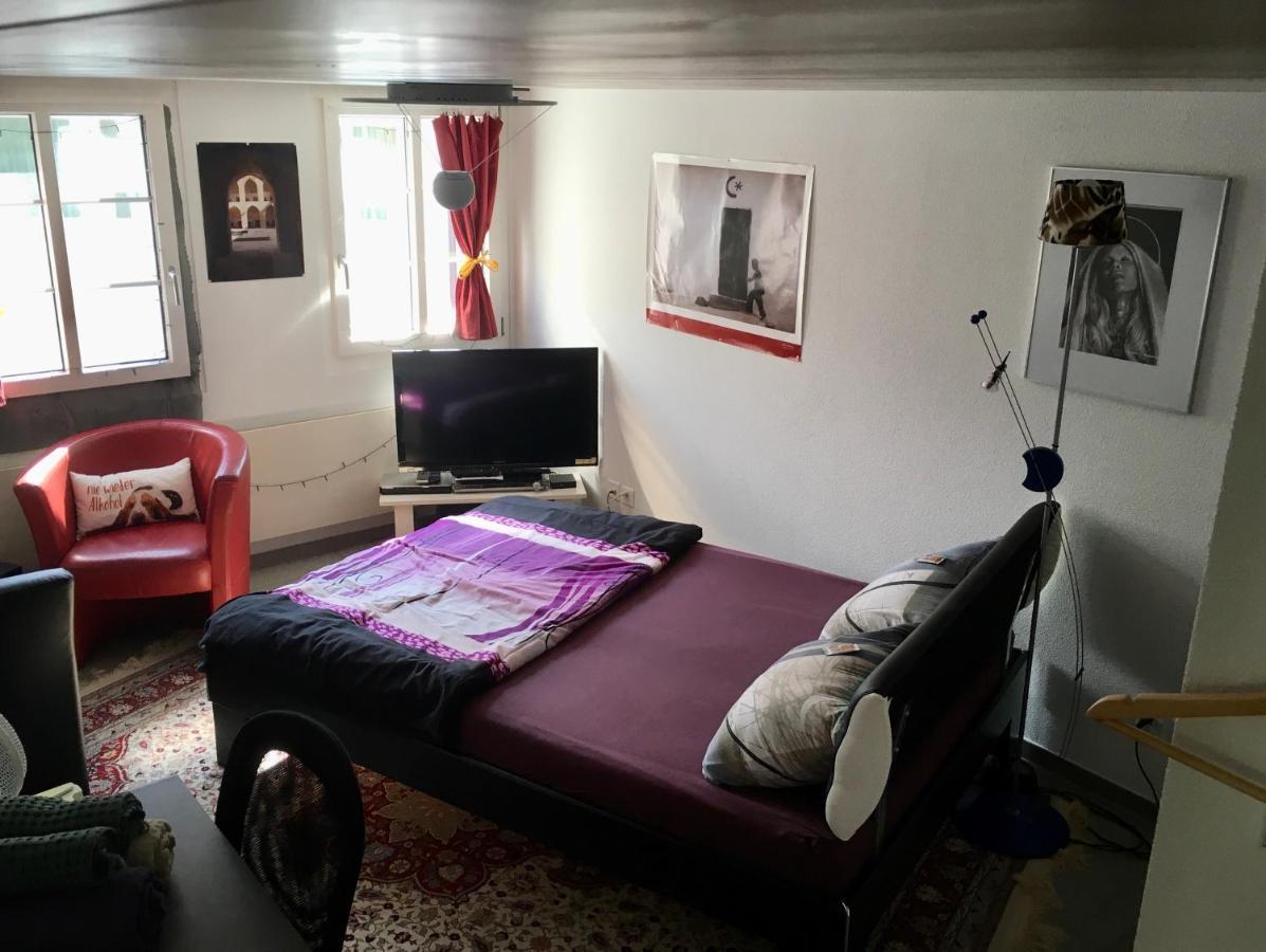 The Delicate Question Which Bed & Breakfast Schwyz Bagian luar foto
